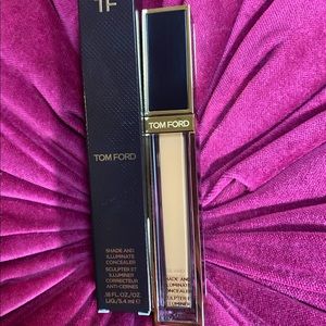 TOM FORD SHADE & ILLUMINATE CONCEALER COLOR: 4W1 SAND